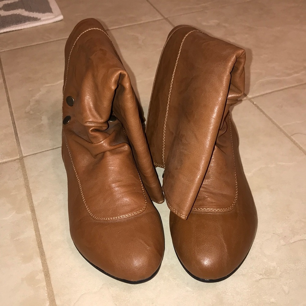 Size 9 brown faux leather XAPPEAL boots
